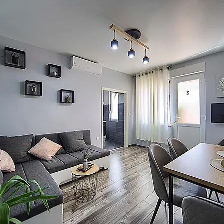Apartment Korado Pula Exterior photo